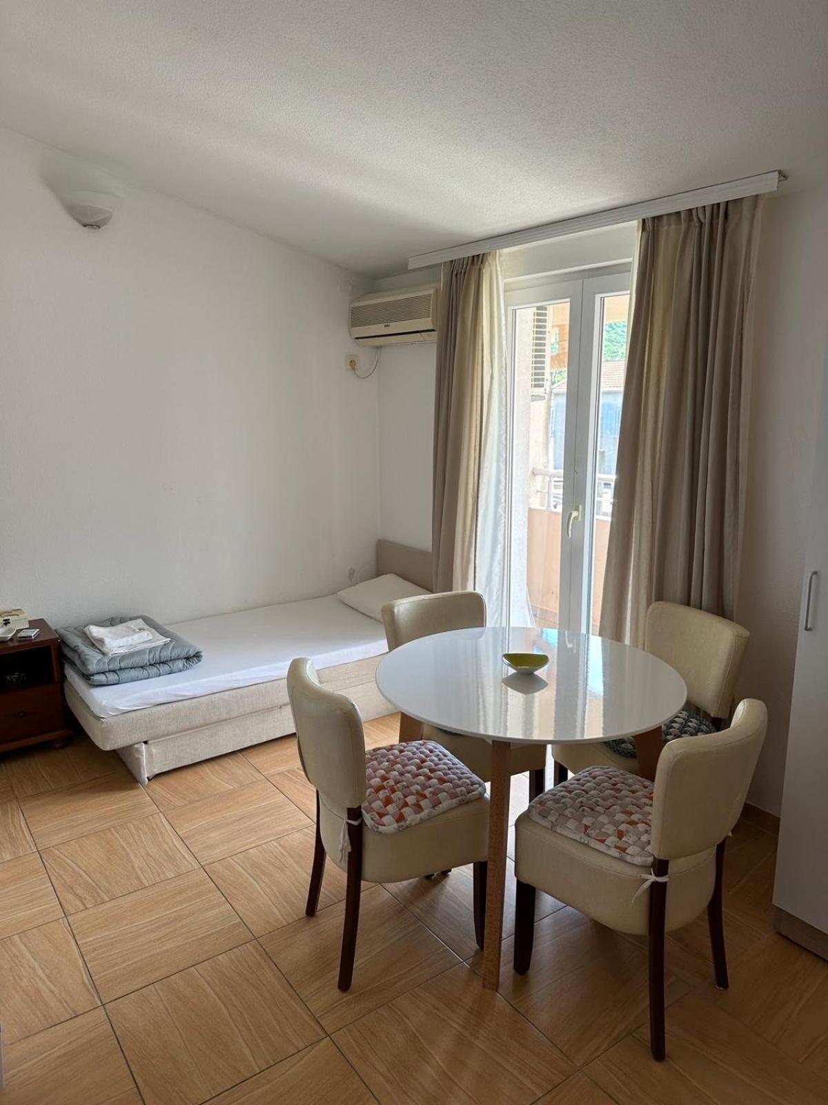 Guest House Andrea Budva Exterior photo