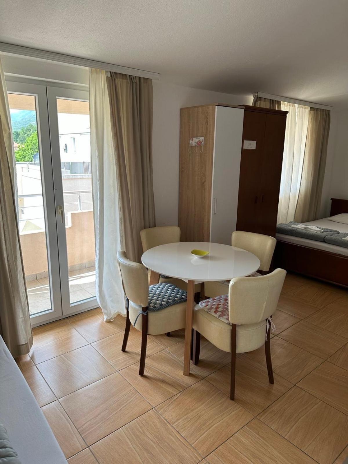 Guest House Andrea Budva Exterior photo