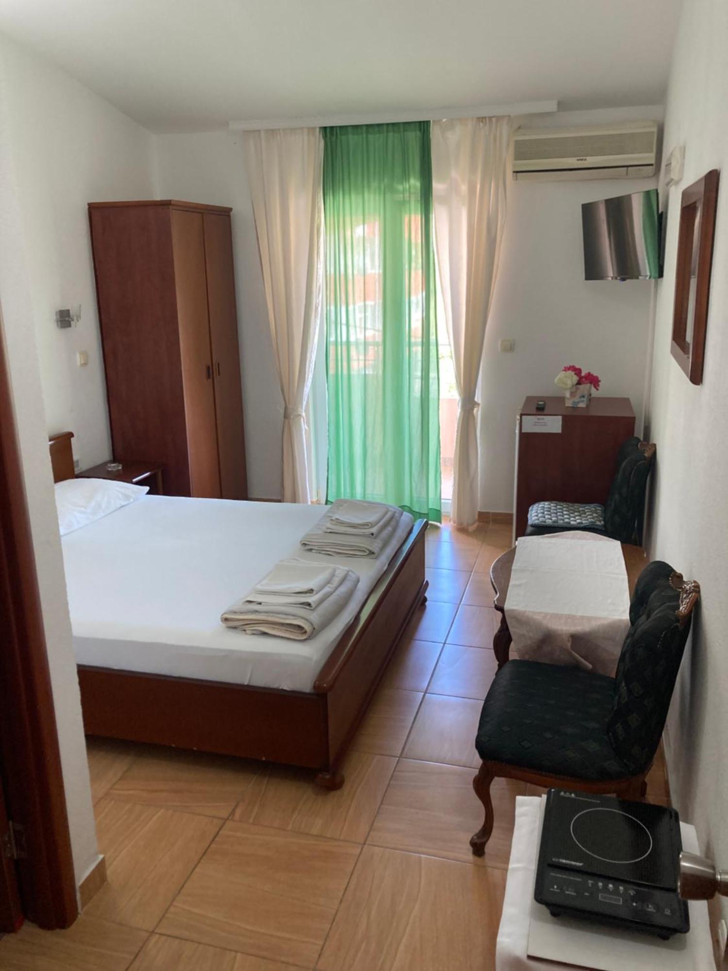 Guest House Andrea Budva Exterior photo