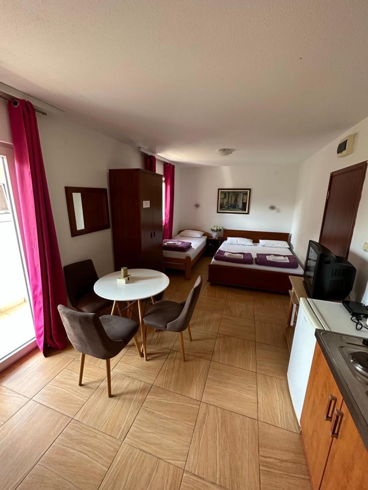 Guest House Andrea Budva Exterior photo